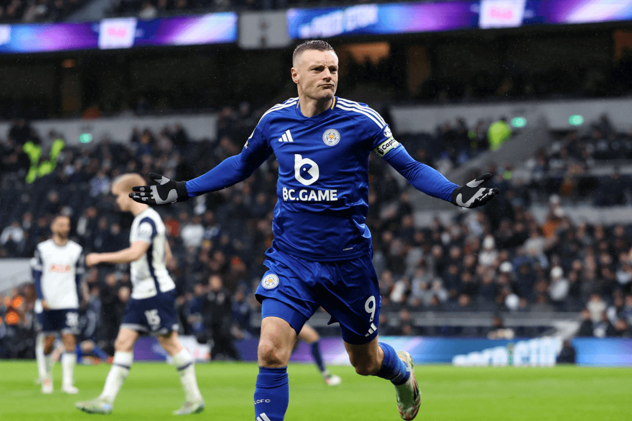 Valencia Lirik Jamie Vardy untuk Tajamkan Lini Depan