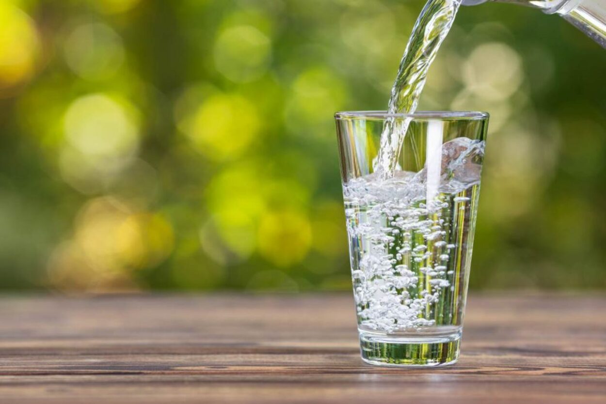 Kenapa Minum Air Putih Itu Wajib Banget? Ini 5 Manfaatnya Buat Tubuh Kamu