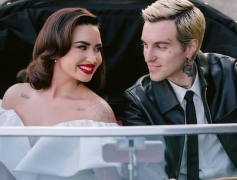 Demi Lovato Resmi Menikah! Intip Gaun Mewah dan Pernikahan Tertutup yang Bikin Penasaran!
