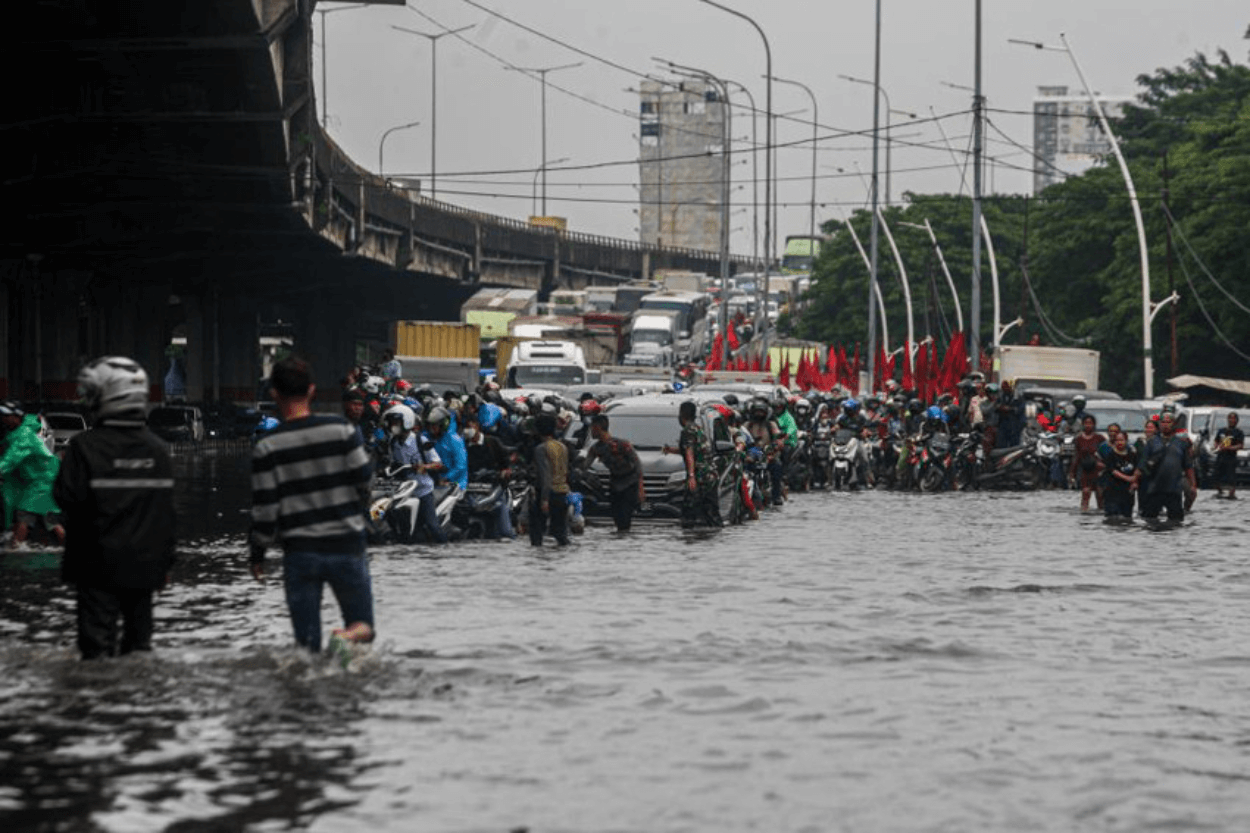 Libur Panjang di Jabodetabek Berpotensi Hujan, Jangan Lupa Bawa Payung!