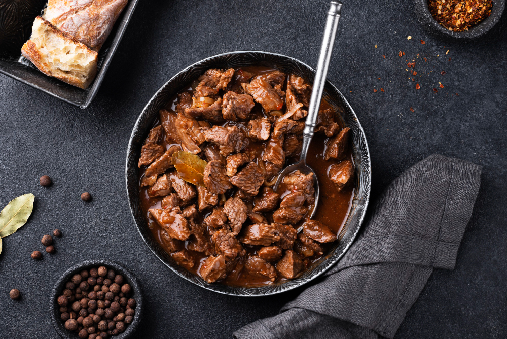Mau Masak Daging Tapi yang Manis Gurih? Coba Resep Semur Daging Ini Dijamin Nagih!