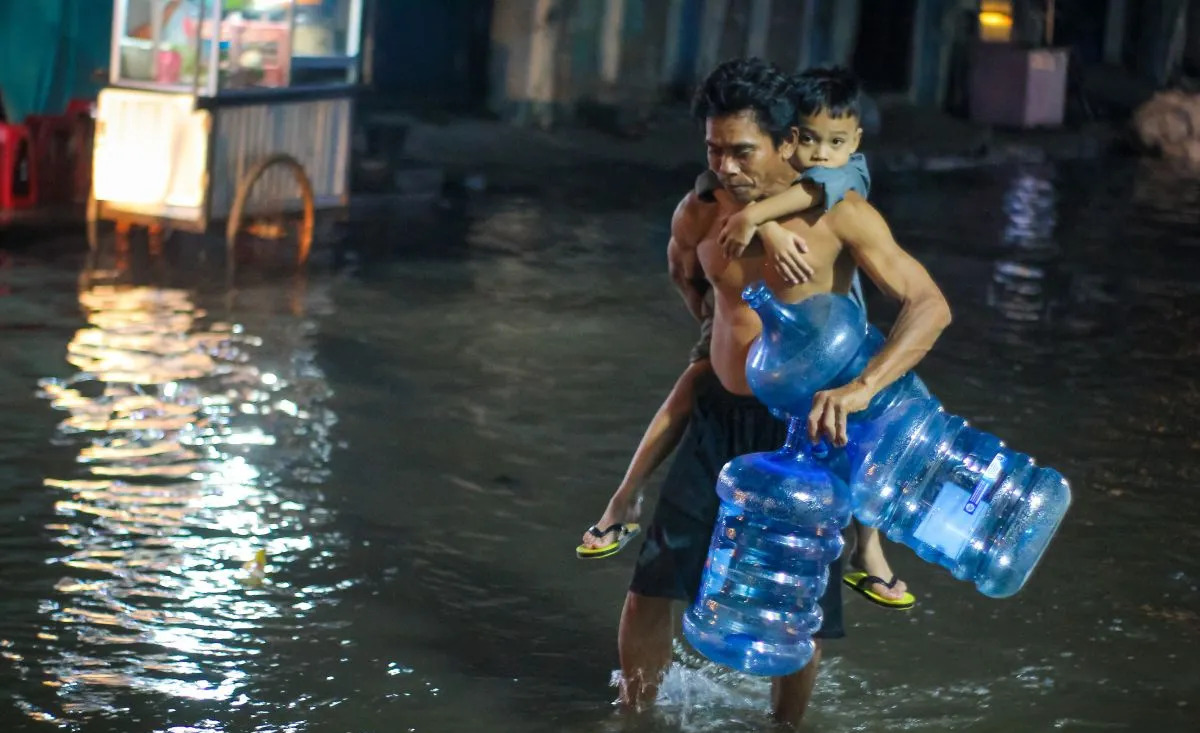 Banjir Rob Lagi! Dua RT di Pluit Masih Kebanjiran Sampai Pagi