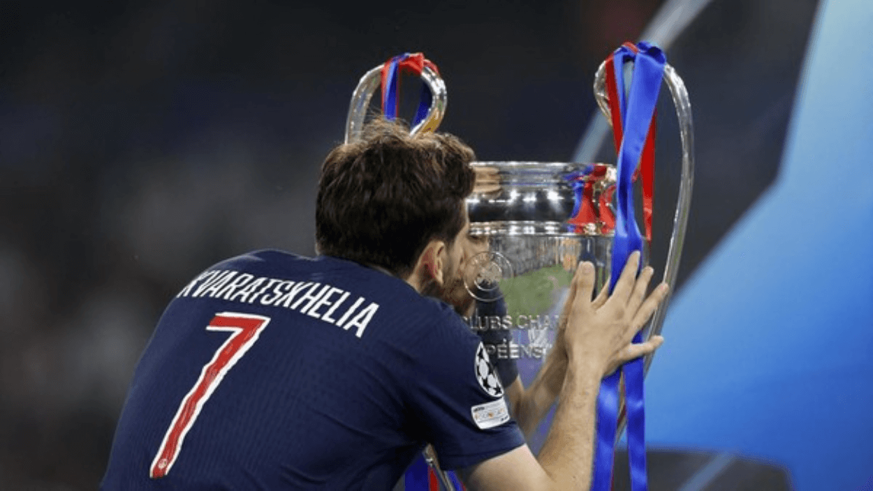 Liverpool Gigit Jari: Kvaratskhelia Bawa PSG Juara UCL, Padahal Sempat Didekati Jadi Pengganti Diaz
