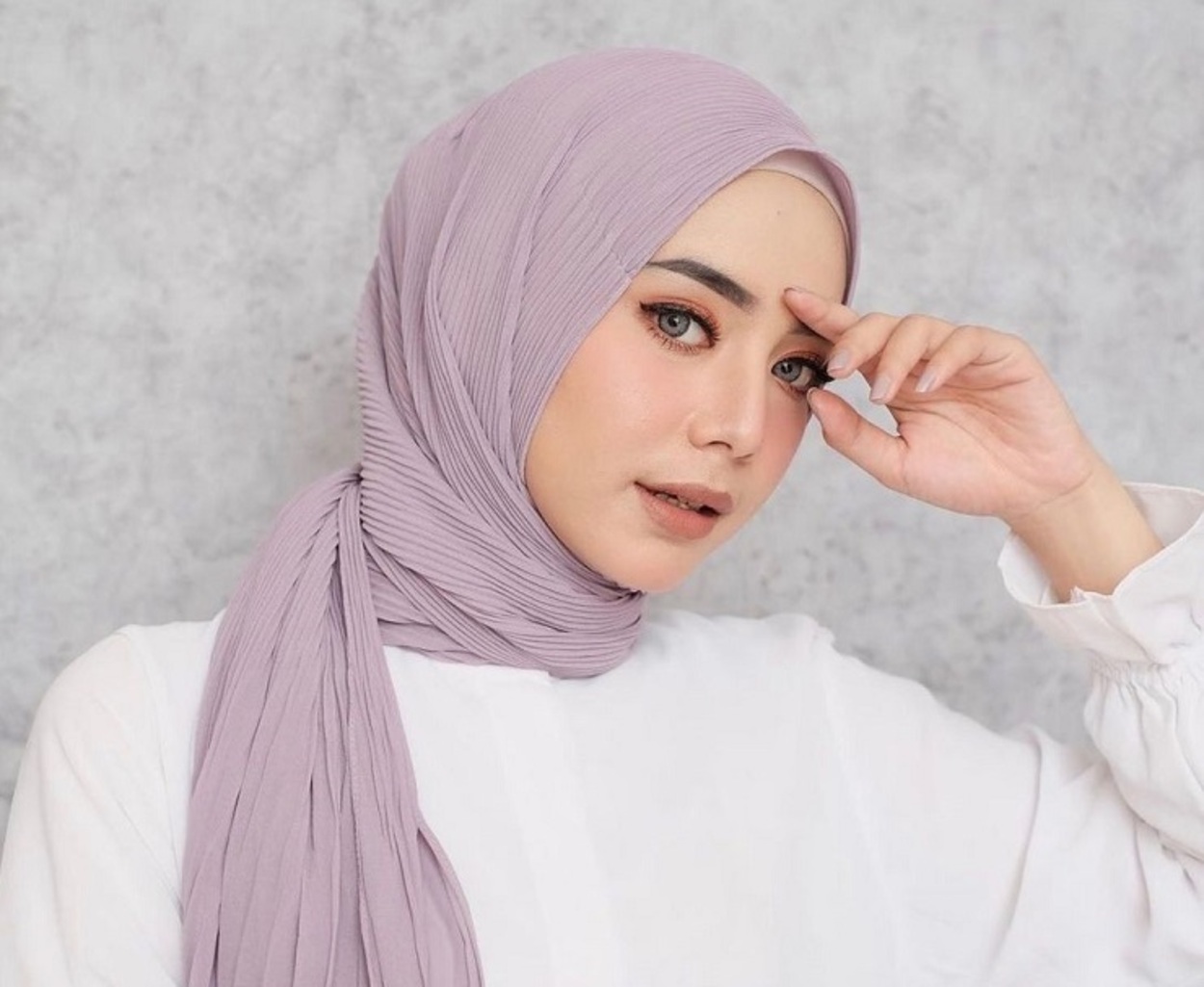 5 Gaya Pashmina Simpel Anti Ribet, Biar Makin Kece Setiap Hari