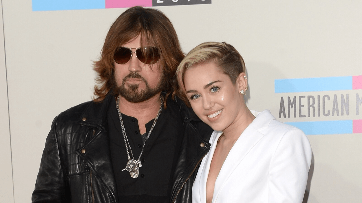 Miley Cyrus Ungkap Alasan Pernah Berseteru dengan Ayahnya, Billy Ray Cyrus
