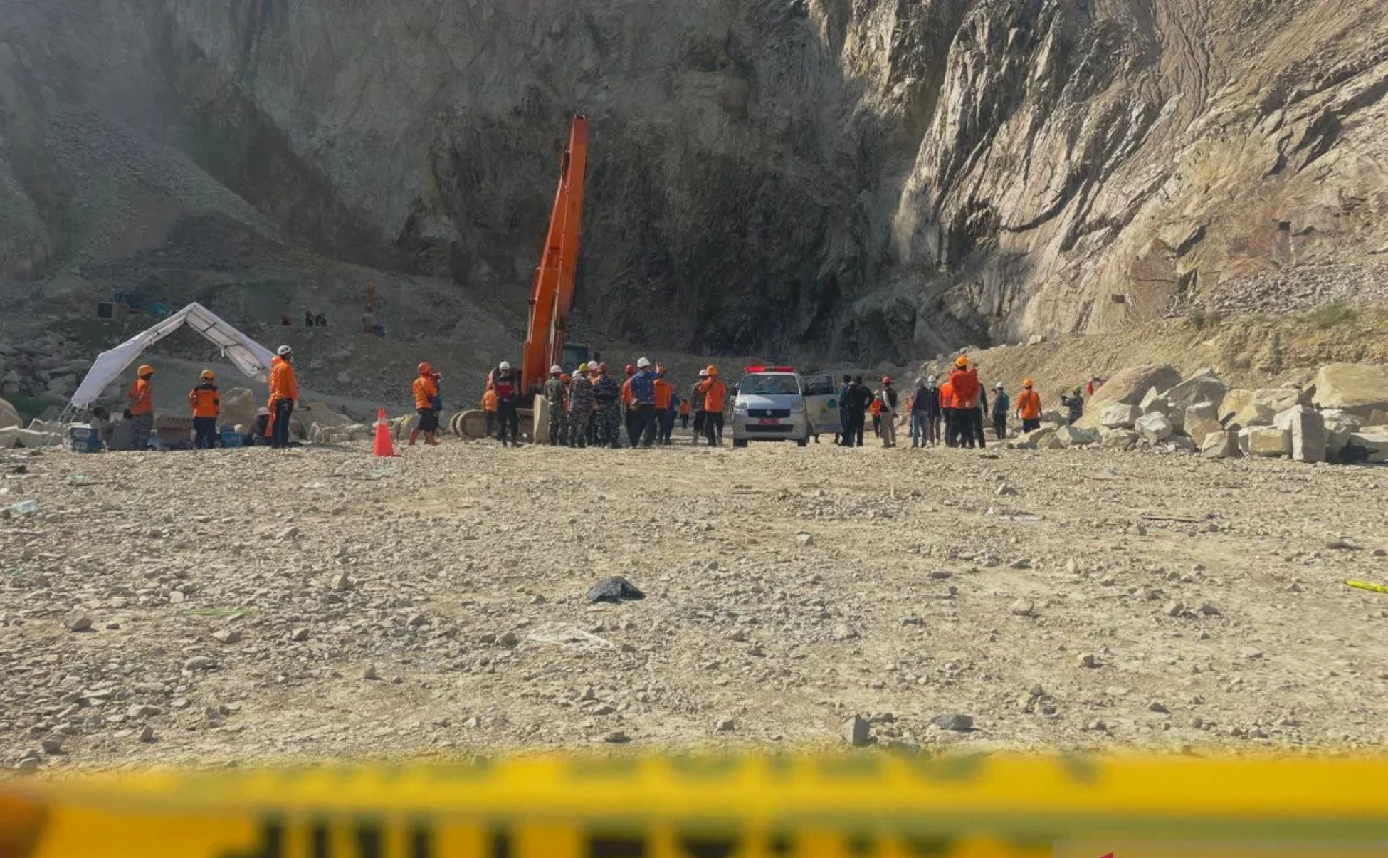 Tragis! Bau Menyengat dan Titik Panas K9 Jadi Petunjuk Kuat 4 Korban Longsor Gunung Kuda yang Masih Tertimbun