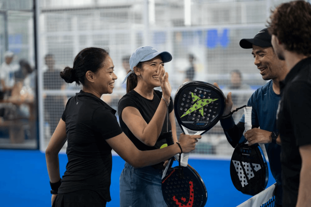 Dari Pemandangan Kota Sampai Lapangan Pink, Ini 5 Tempat Main Padel Terbaik di Jakarta