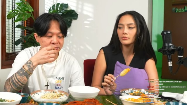 Erika Carlina Pacaran dengan DJ Bravy? Terungkap Awal Mula Kedekatan Mereka dari TikTok Live!