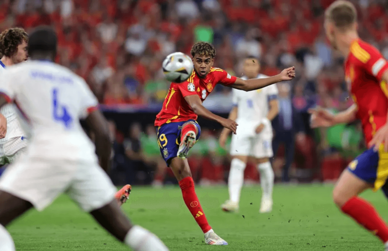 Spanyol Menang Tipis Atas Perancis: Yamal Borong Gol di Laga Sembilan Gol yang Menegangkan