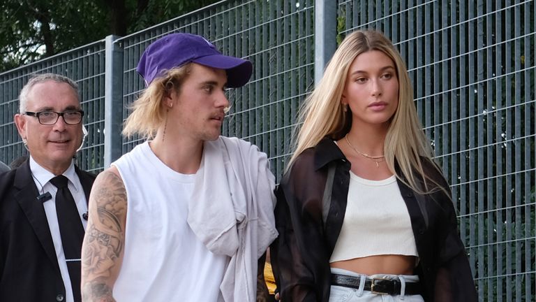 Justin Bieber Resmi 'Bersih-Bersih' Circle, Hailey Dukung Penuh: 