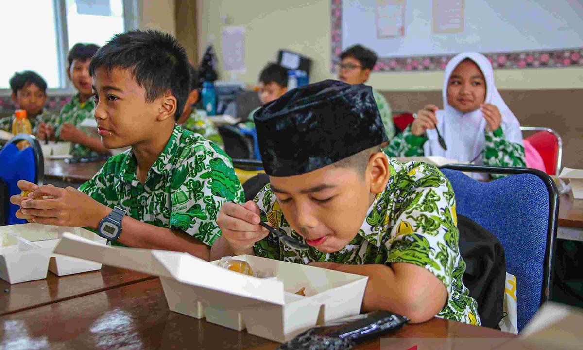 Apakah Pemberian Susu Penting dalam Program Makan Bergizi Gratis? Ini Kata Ahli!