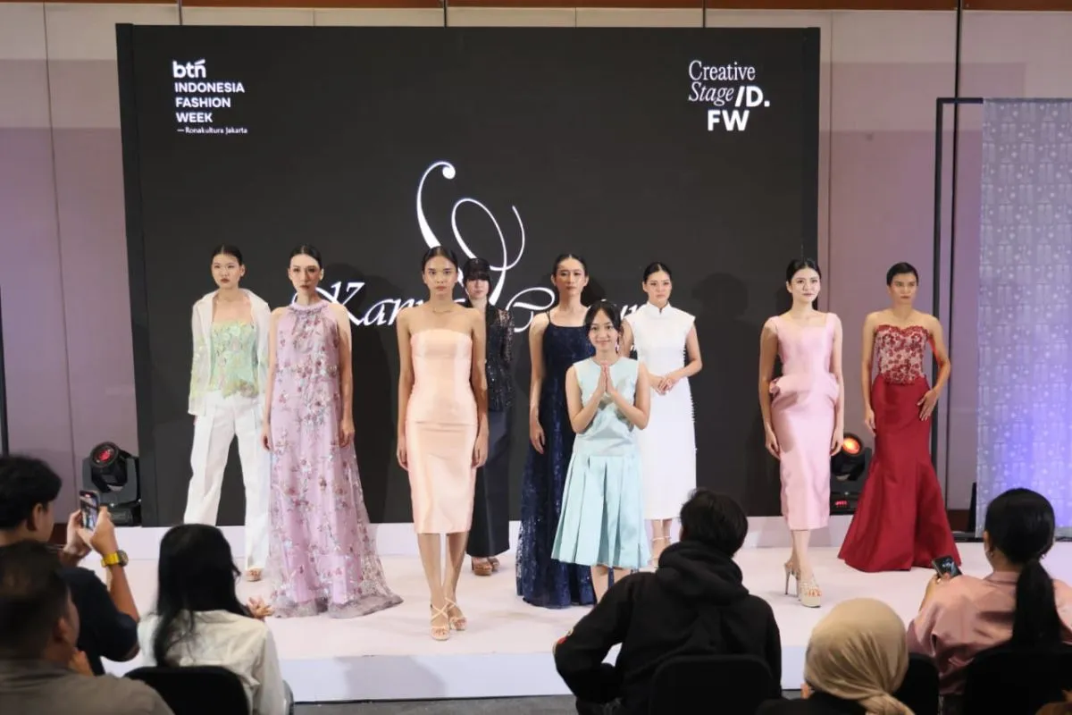Kanya Couture Hadirkan Gaun Pesta Glamor nan Praktis di Indonesia Fashion Week 2025