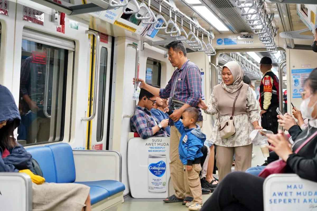 Libur Panjang Idul Adha, LRT Jabodebek Layani Lebih dari 160 Ribu Penumpang