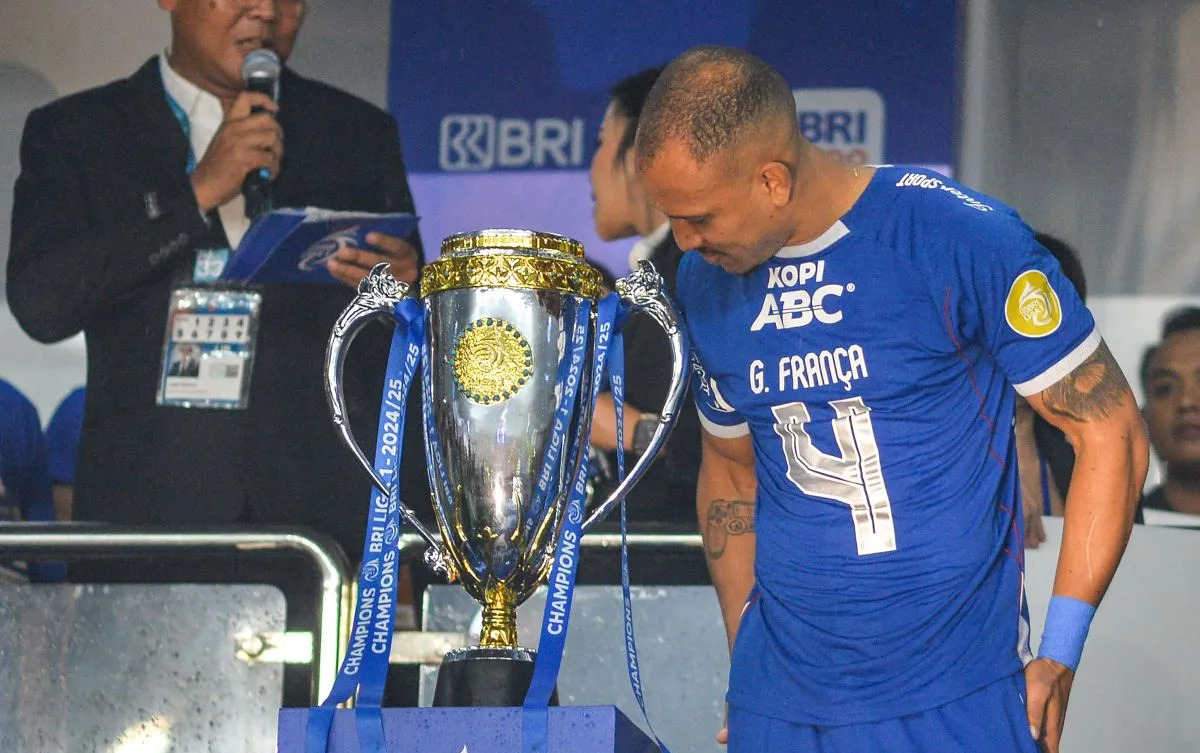 Resmi Tinggalkan Persib, Gustavo Franca Pamit dengan Air Mata Kemenangan