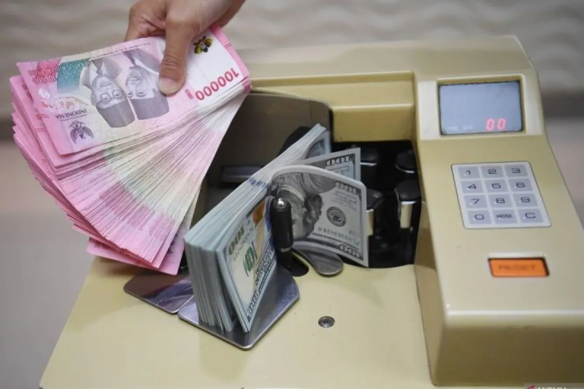 Rupiah Menguat Tipis di Pembukaan Rabu, Sentimen Pasar Masih Beragam