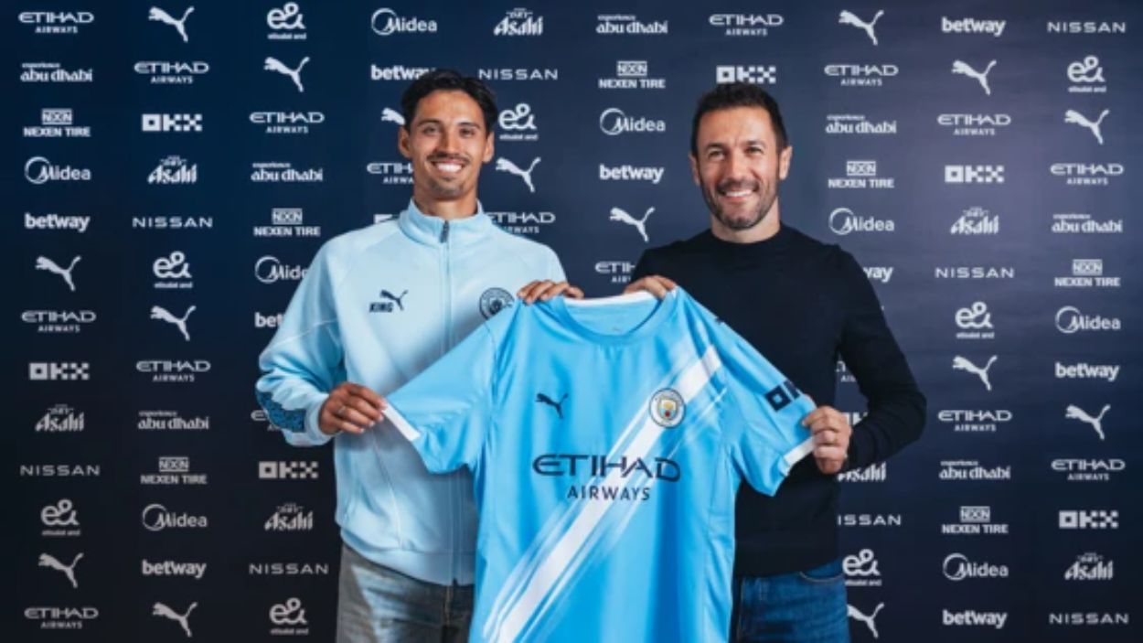 Tijjani Reijnders, Pemain Berdarah Maluku Resmi Dikenalik Jadi Pemain Baru Manchester City