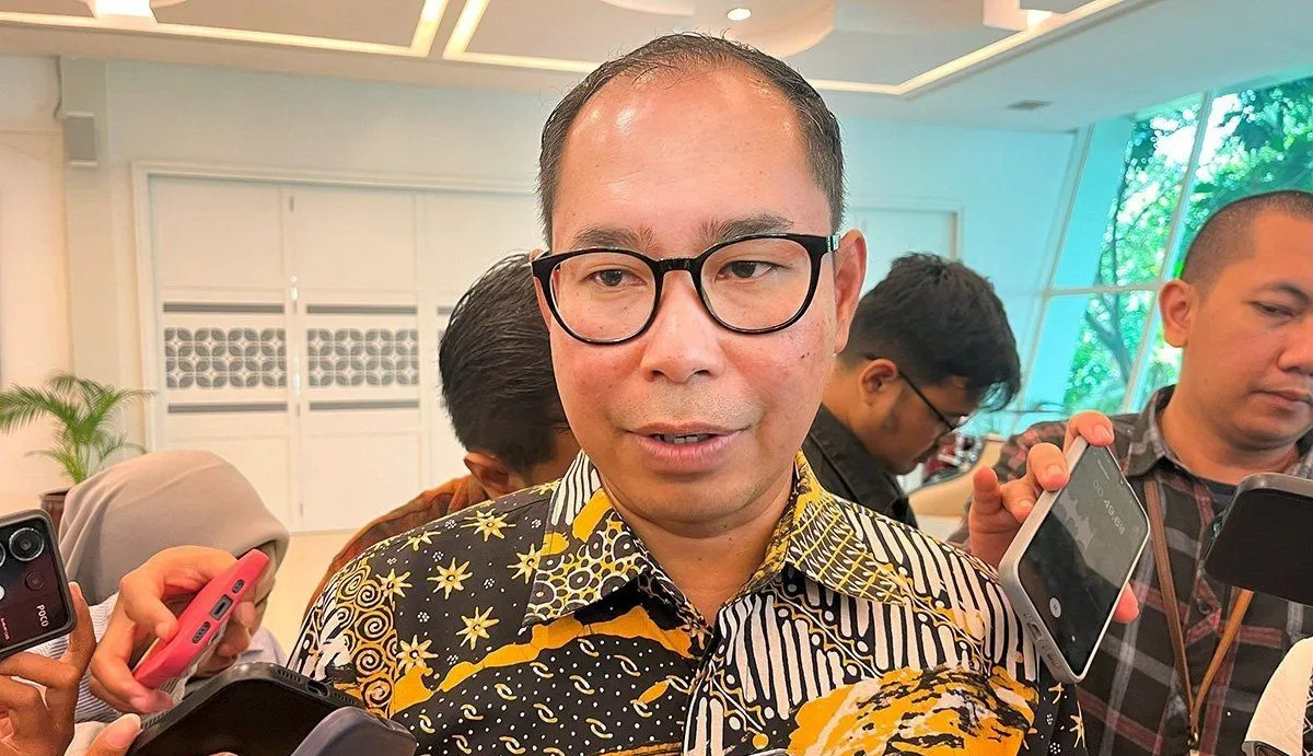 Serangan Israel ke Iran, Kemenlu RI Imbau WNI Waspada dan Tunda Perjalanan