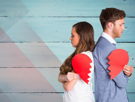 Cinta Aja Gak Cukup! Ini 5 Tanda Kamu Harus Pisah Meski Masih Sayang