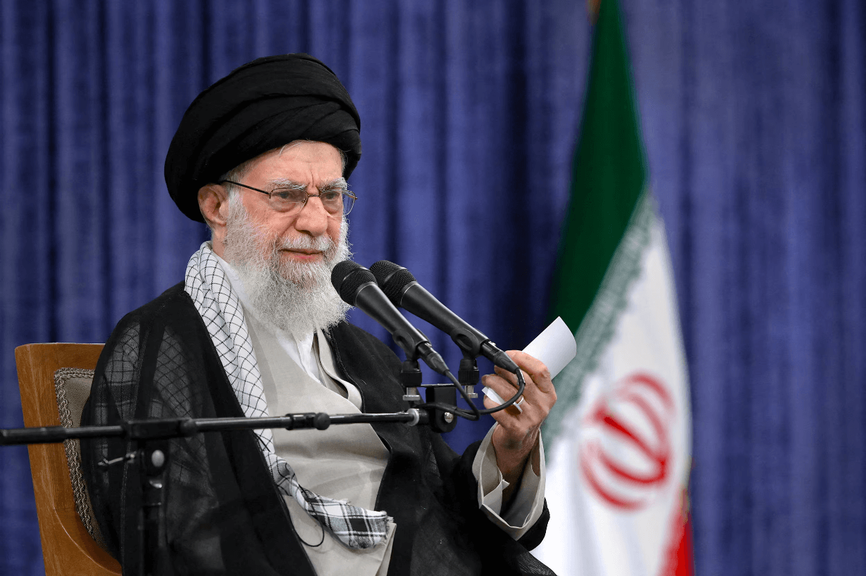 Khamenei Sebut Israel Sedang Menuju "Takdir Pahit" Usai Lancarkan Serangan ke Iran