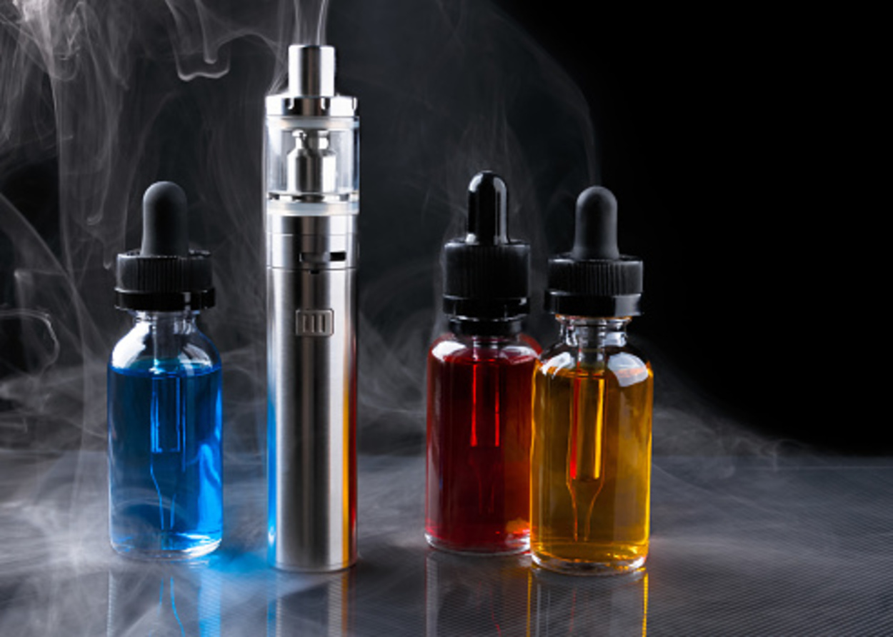 Nge-Vape Nggak Lebih Aman, Ini Bahaya Cairan Vape yang Jarang Diketahui