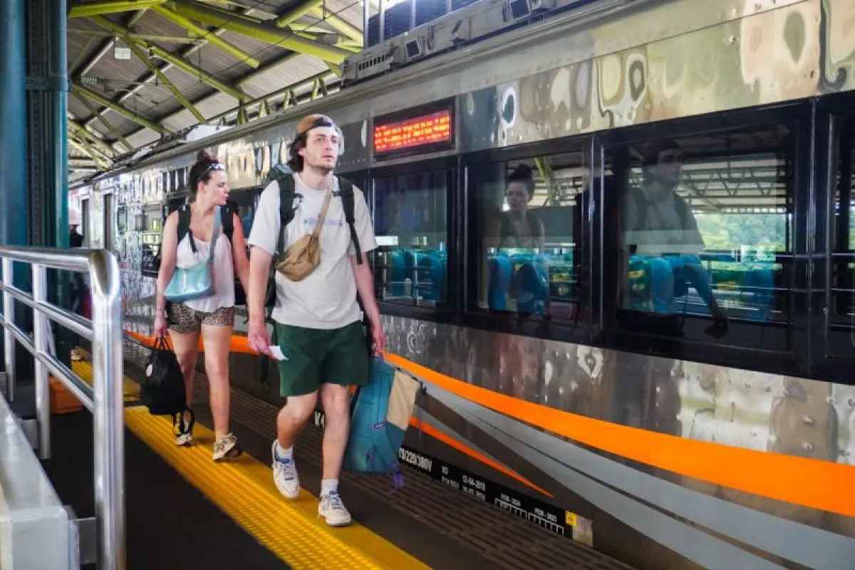 123 Ribu Turis Asing Pilih Naik Kereta Api! KAI Jadi Andalan Baru Jelajah Indonesia
