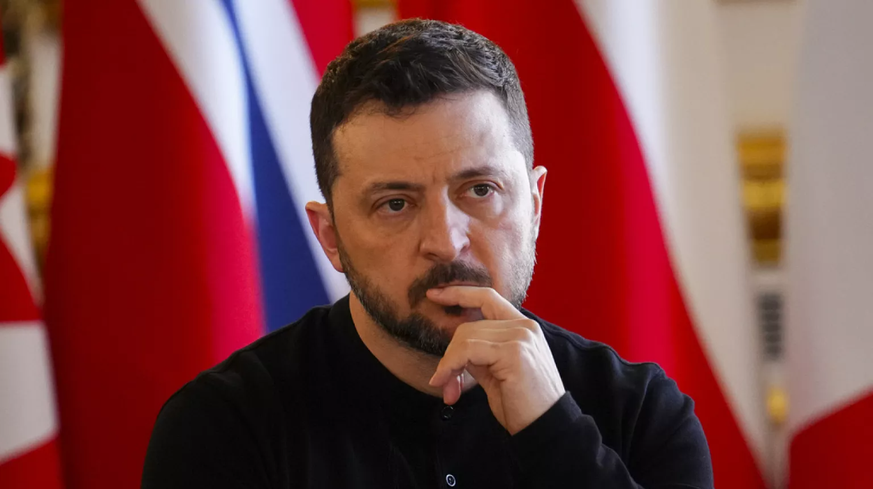 Zelenskyy Desak Trump Batal Pangkas Bantuan Militer ke Ukraina