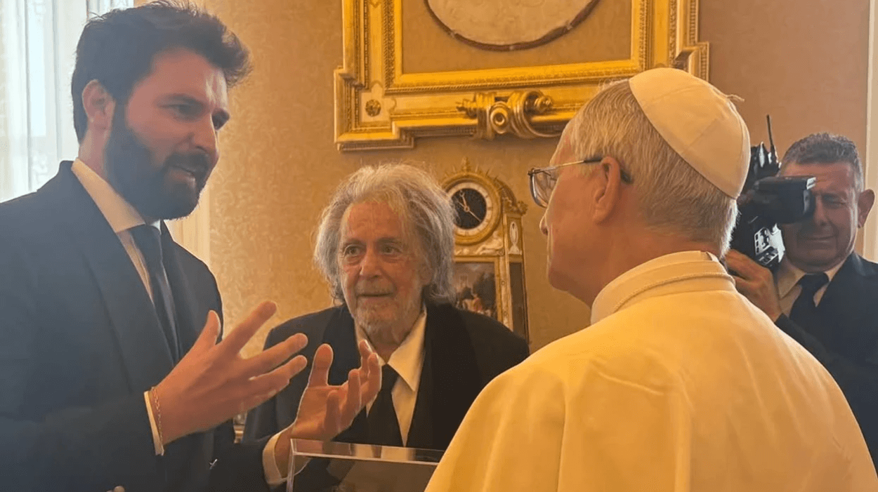 Aktor Legend Al Pacino Bertemu dengan Paus Leo, Bahas Film 'Maserati: The Brothers' di Vatikan