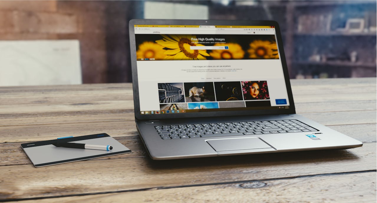 6 Merek Laptop Terbaik dan Tahan Lama di 2025, Cocok Buat Pemakaian Jangka Panjang