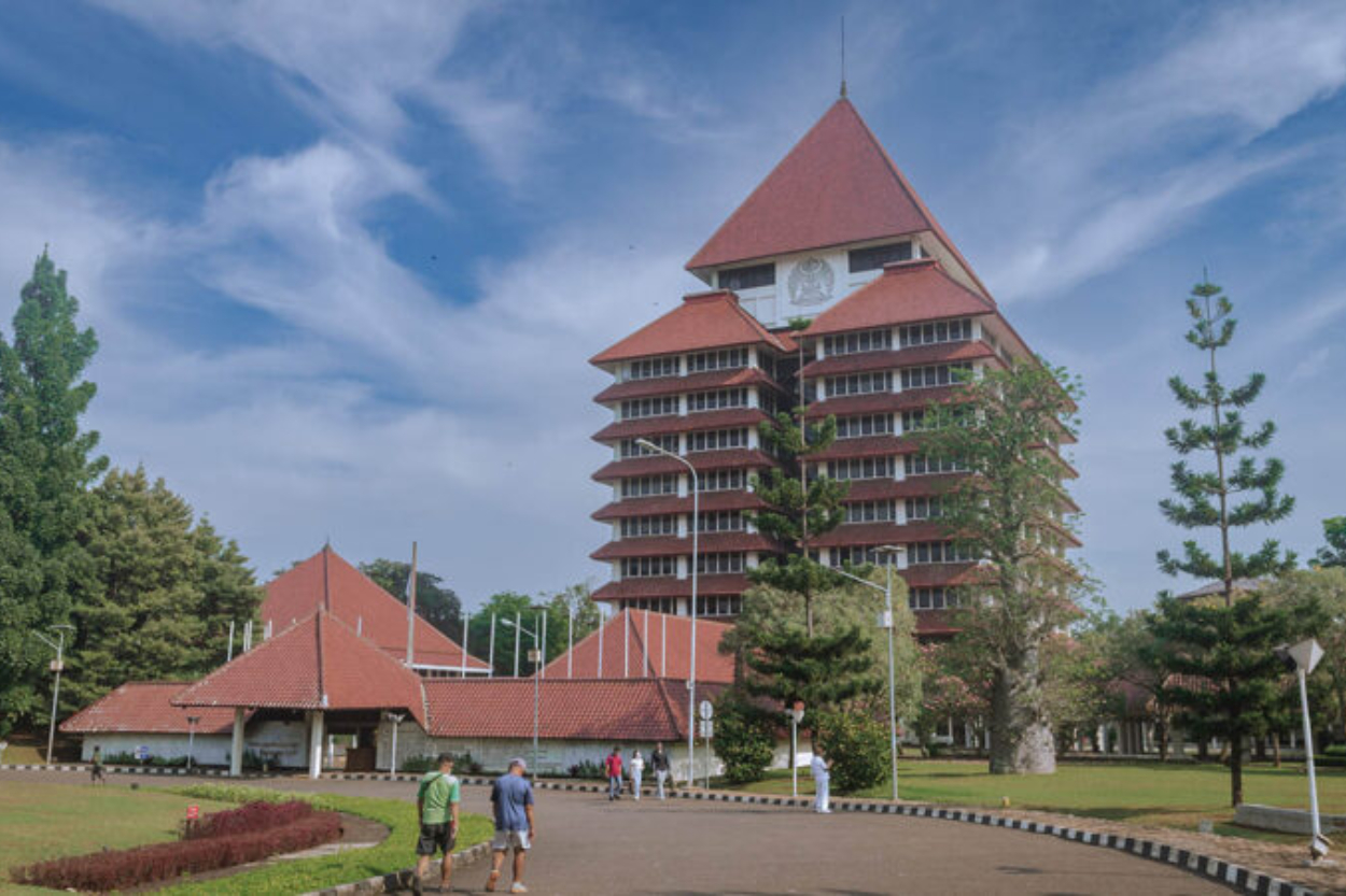 Daftar 10 Kampus Top Indonesia Versi QS WUR 2026, UI dan UGM Masih Juara!