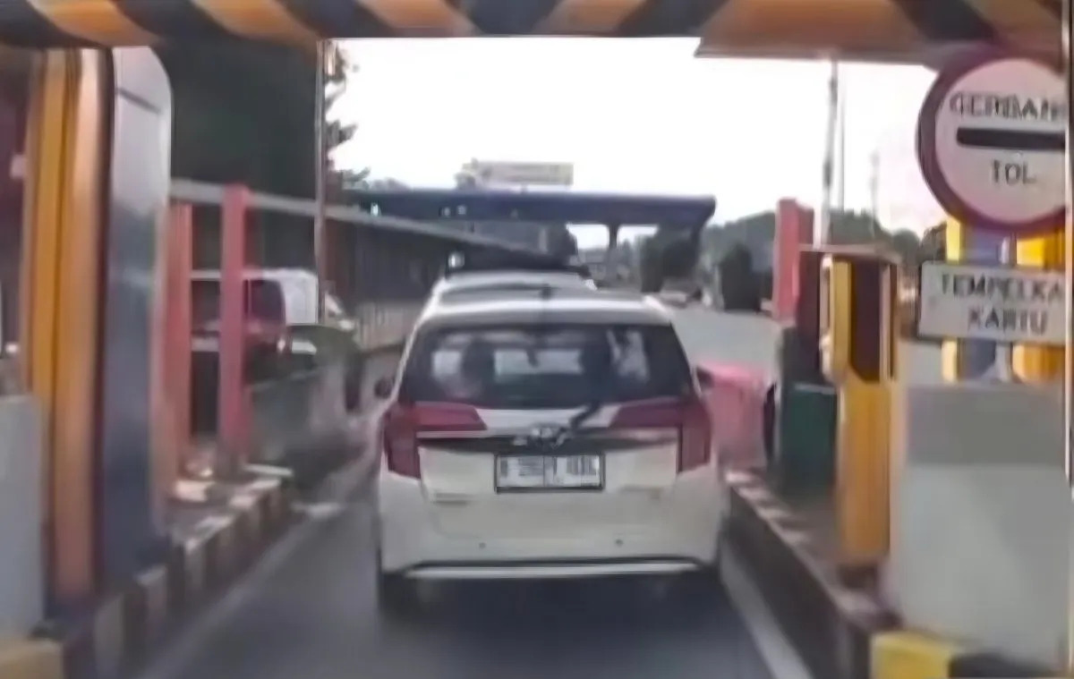 Polda Metro Jaya Akan Tindak Pengemudi yang Terobos Gerbang Tol di Depok