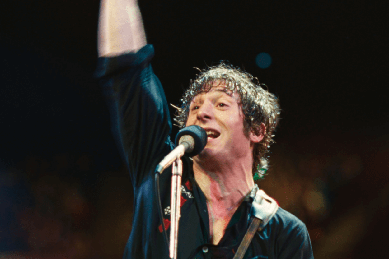 Jeremy Allen White Hidupkan Karakter Bruce Springsteen di Film 'Deliver Me From Nowhere'