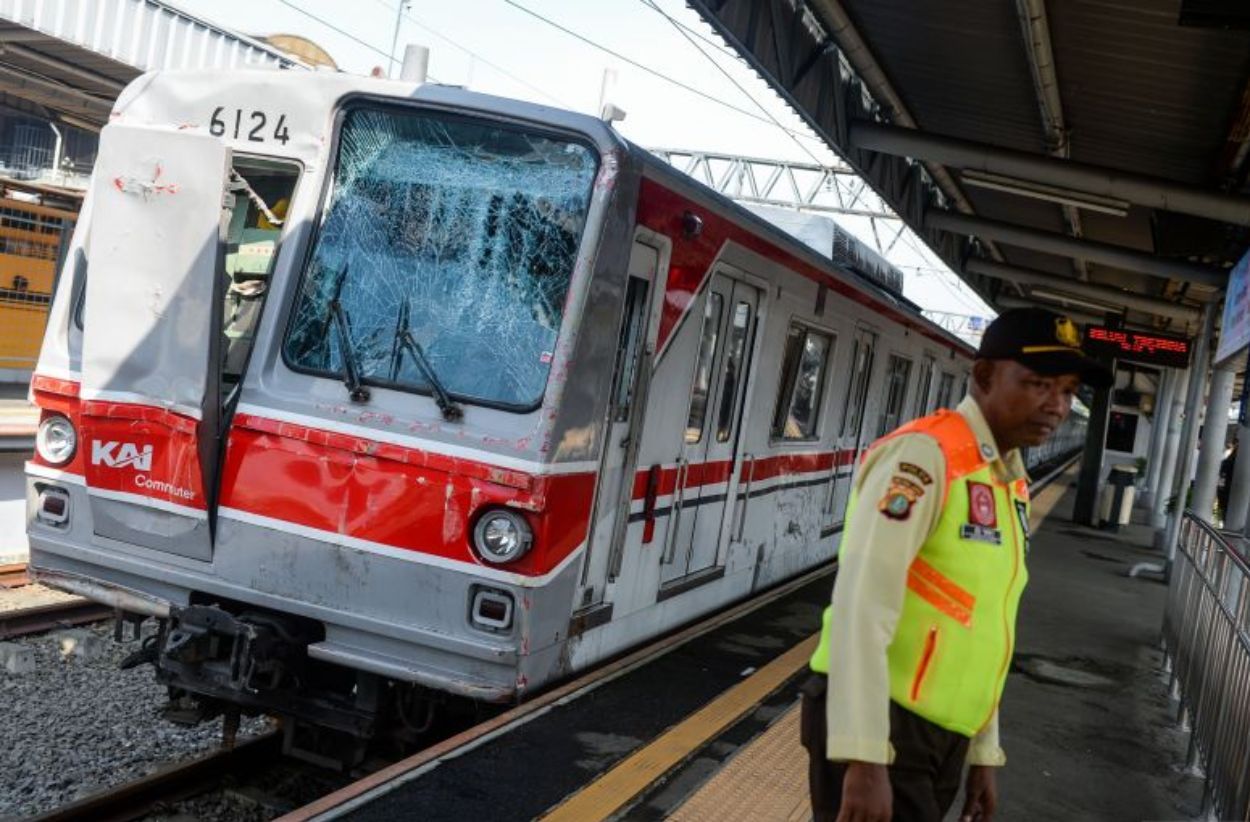Terungkap! Begini Kronologi Kecelakaan Commuter Line dan Truk di Tangerang