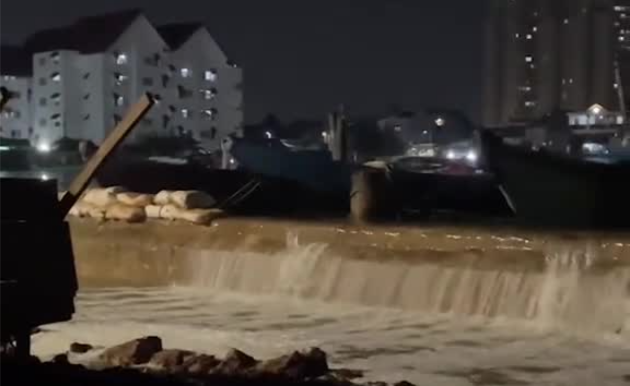 Tanjung Priok Terendam Lagi, Banjir Malam Hari Hambat Aktivitas Pelabuhan