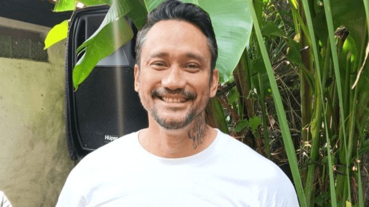 Tora Sudiro Siapkan Meja DJ dan Kaos Metal sebagai Hadiah Lucu untuk Cucu Pertama