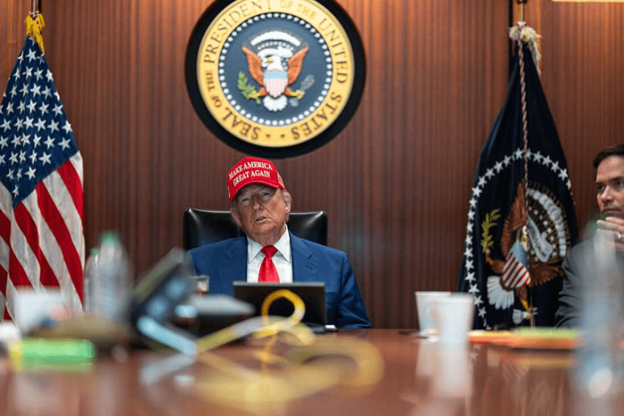Trump Acuh dengan Laporan Intelijen AS, Lebih Percaya Israel soal Nuklir Iran