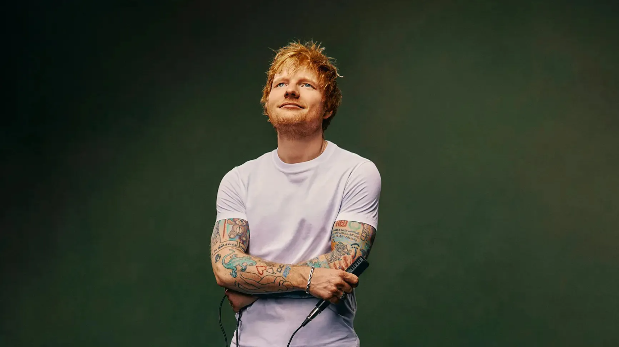 Ed Sheeran Pamer Koleksi Kaus Putih, Lemarinya Bikin Fans Ketawa