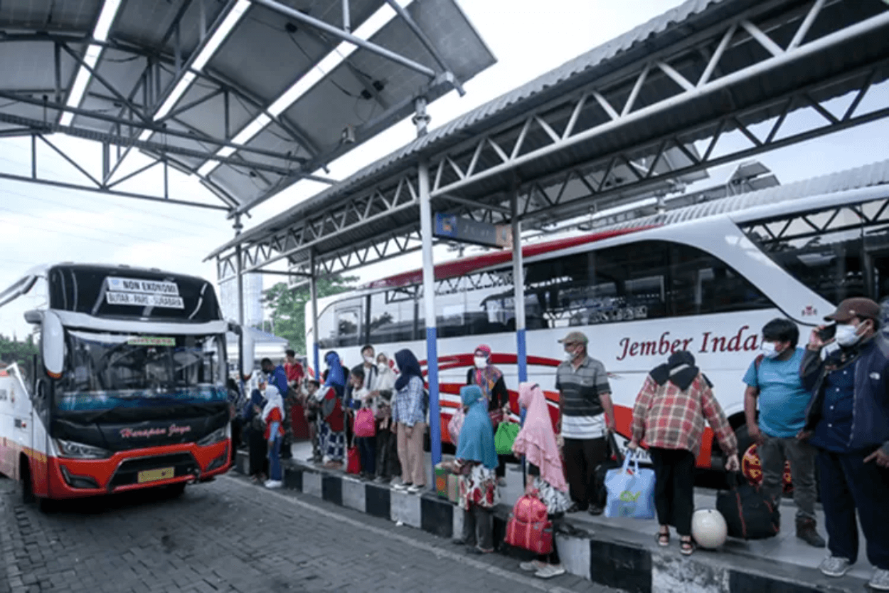 Terminal Purabaya Dipadati Penumpang saat Libur 1 Muharram, Malang Jadi Tujuan Favorit