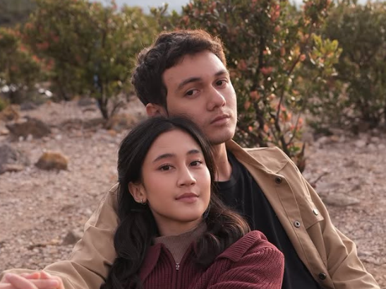 Keisya Levronka dan Nyoman Paul Rilis Lagu Romantis ‘Denganmu Saja’, Resmi Go Public Lewat Musik!