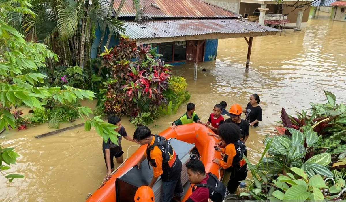 Kendari Dilanda Bencana! 150 Rumah Terendam, Longsor Timbun 11 Rumah Warga