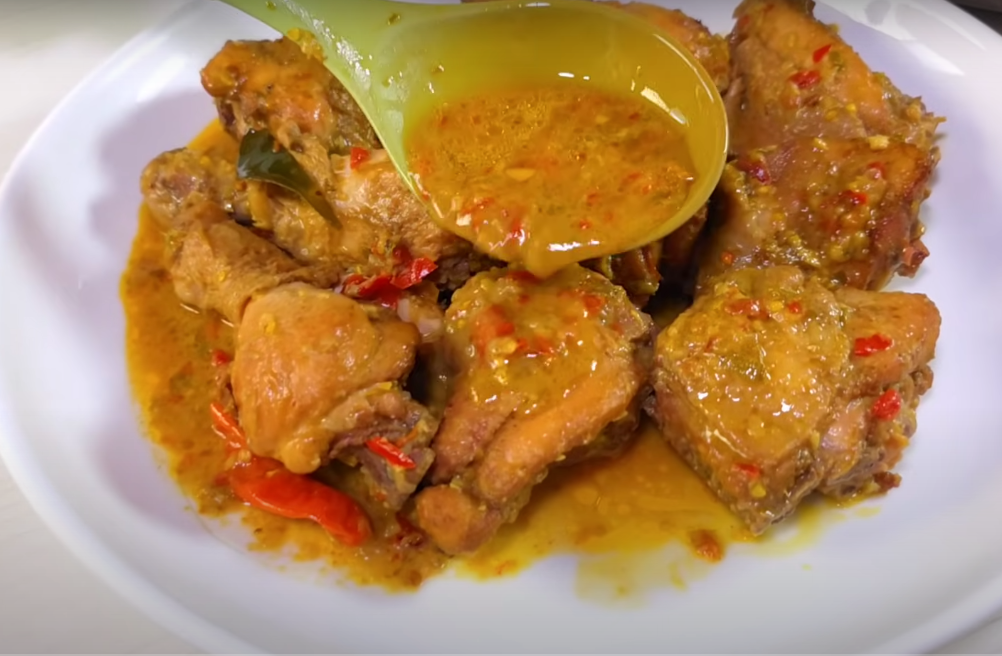 Resep Ayam Santan Pedas yang Bikin Nambah Nasi, Wajib Coba di Rumah!