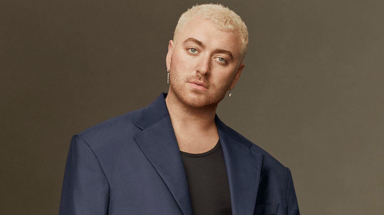 Sam Smith Tampil Berani dan Raih Penghargaan Cultural Innovator di The Fashion Awards 2023