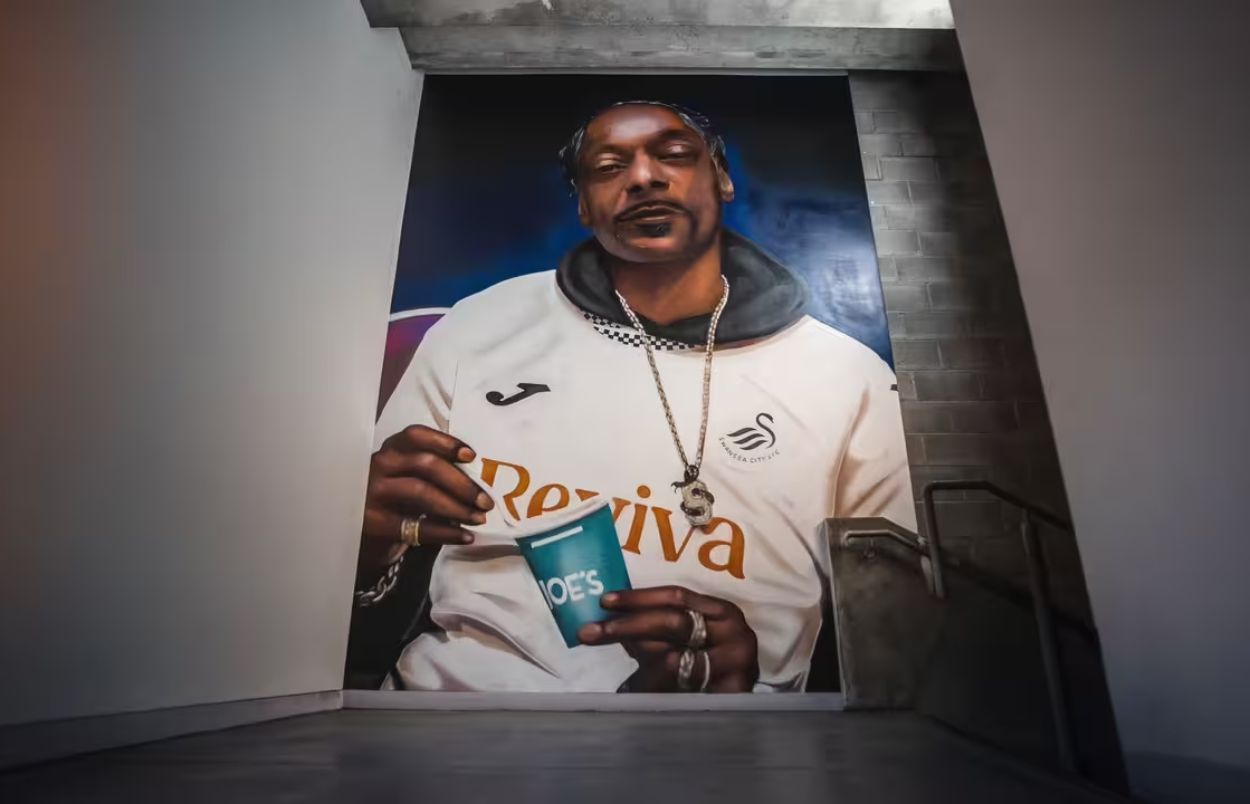 Rapper Snoop Dogg Jadi Bos Klub Inggris Swansea City