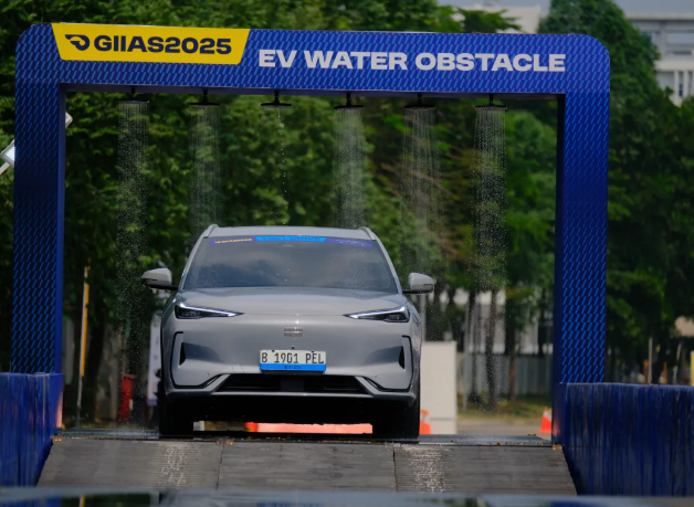 Daftar Mobil yang Bisa Kamu Coba Langsung di GIIAS 2025, dari EV Sampai SUV Mewah!