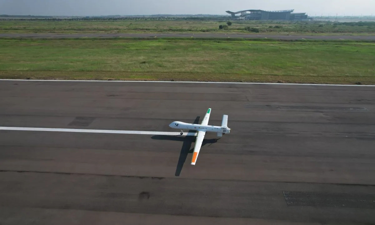 Heboh! Drone Tempur Canggih Buatan Indonesia 'Elang Hitam' Akhirnya Terbang Mulus di Langit Kertajati!