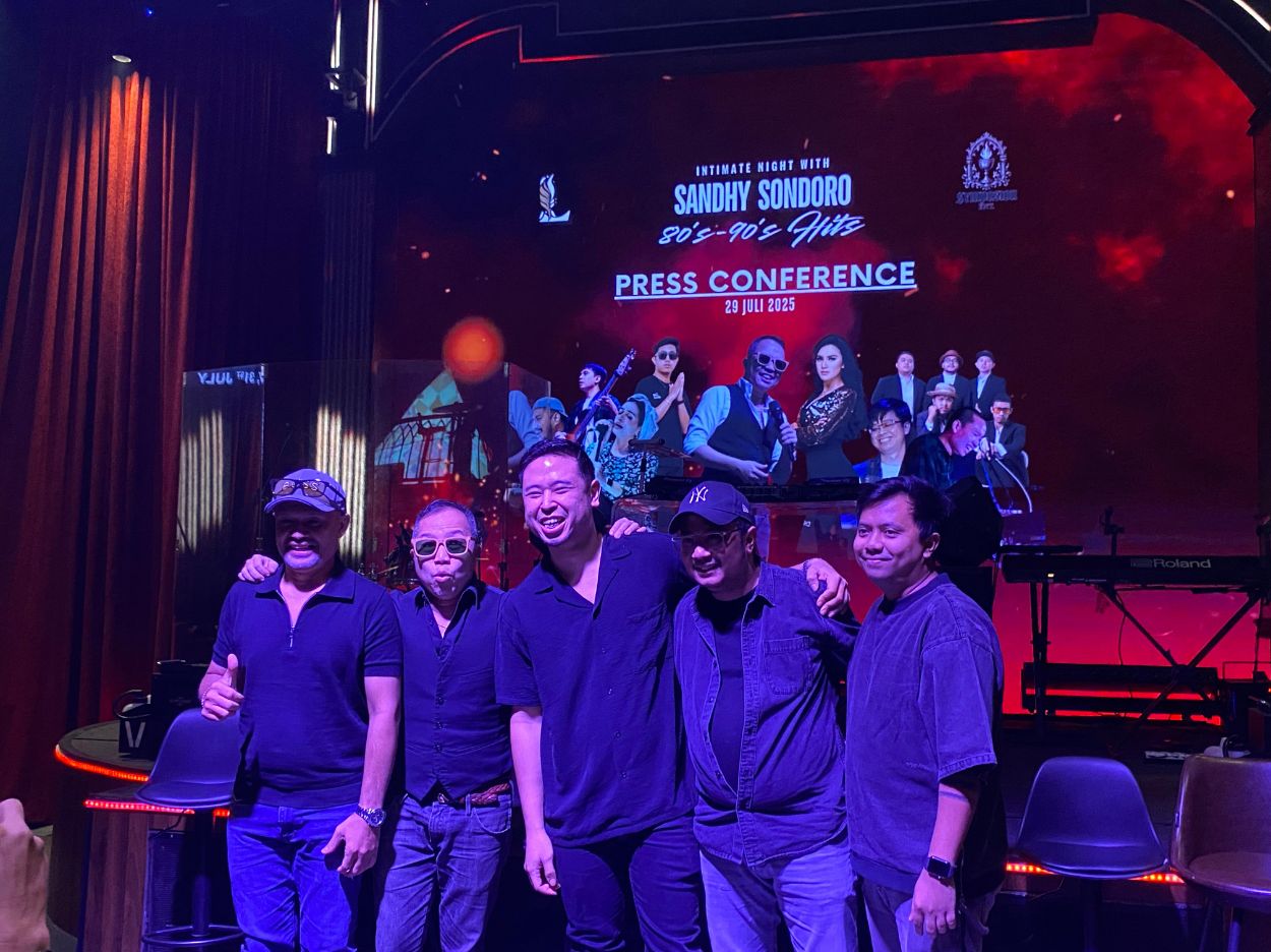 Sandhy Sondoro Ajak Penonton Bernostalgia di Konser "Intimate Night" Bertema Lagu-Lagu Hits 80 & 90-an
