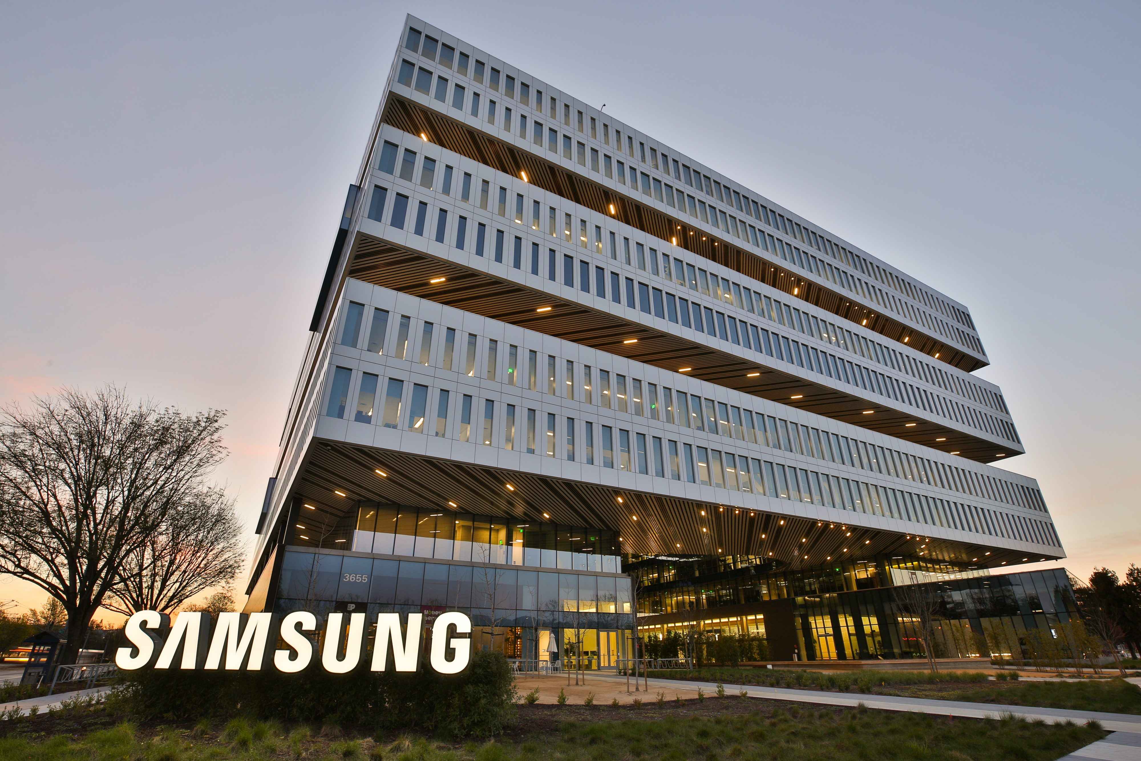 Setelah Laba Anjlok, Samsung Andalkan AI dan Tesla untuk Bangkit dari Keterpurukan