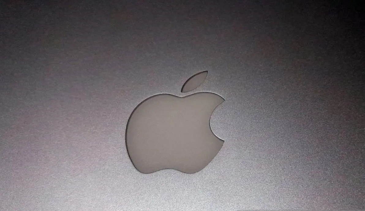iPhone Tembus 3 Miliar Unit! Tapi Apple Kena Peringatan Gara-Gara Trump, Ada Apa?