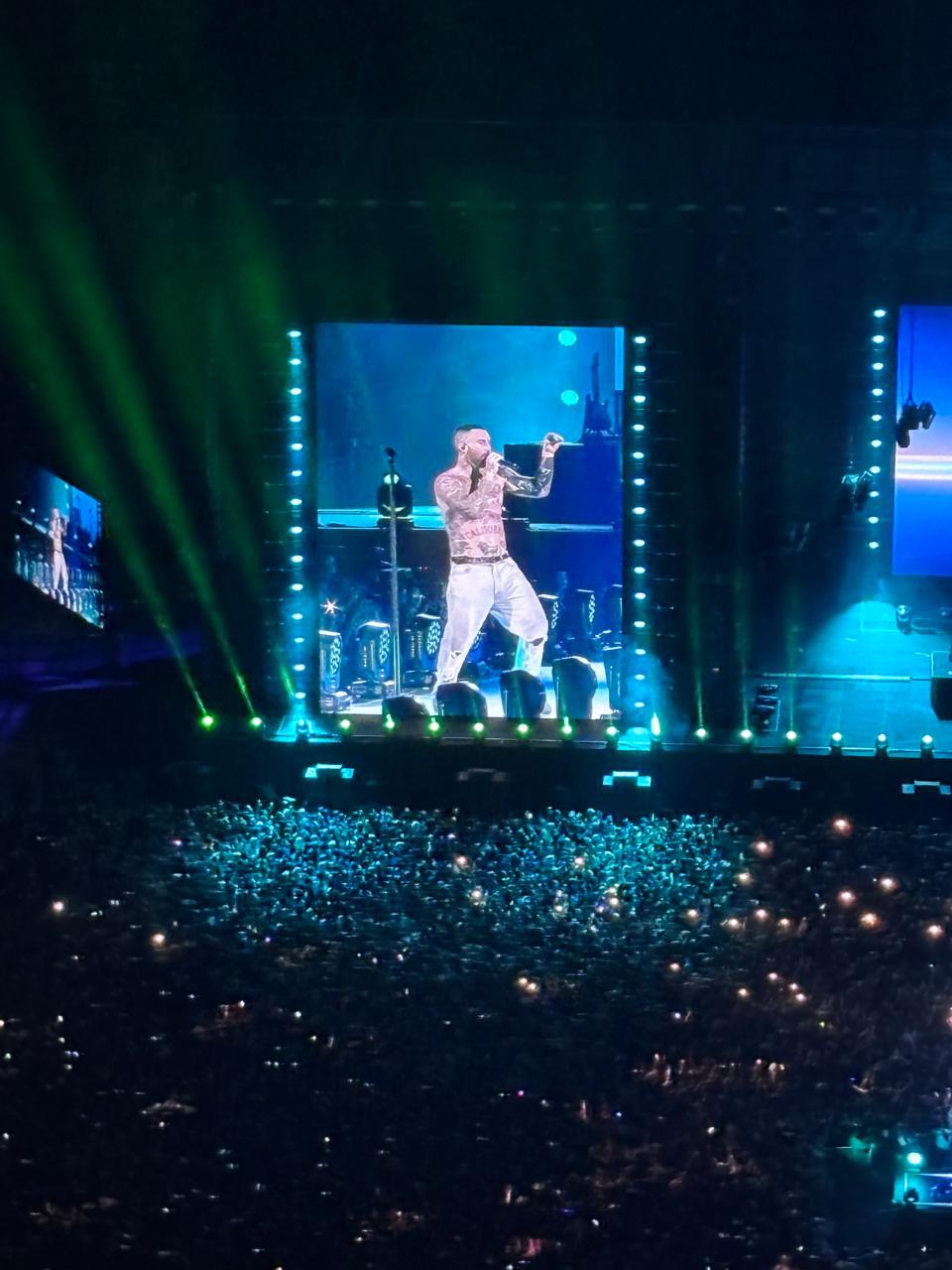 Dari Histeris sampai Haru, Intip Konser Maroon 5 di JIS