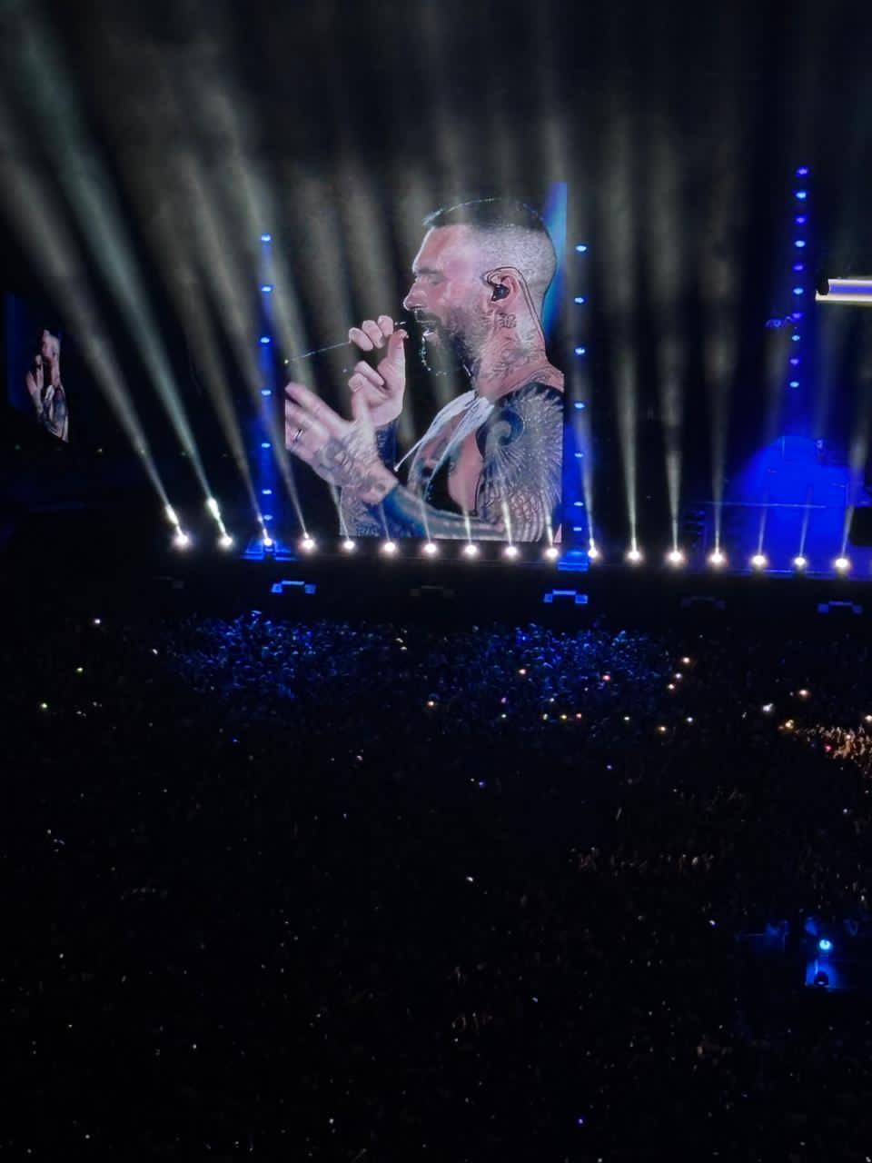 Dari Histeris sampai Haru, Intip Konser Maroon 5 di JIS