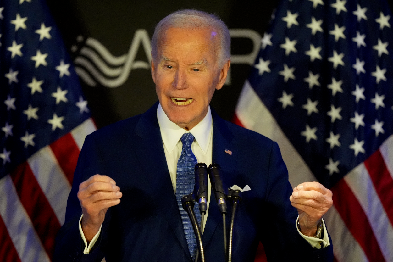 Biden Kritik Pemerintahan Trump dan Musk Atas Ancaman Terhadap Jaminan Sosial